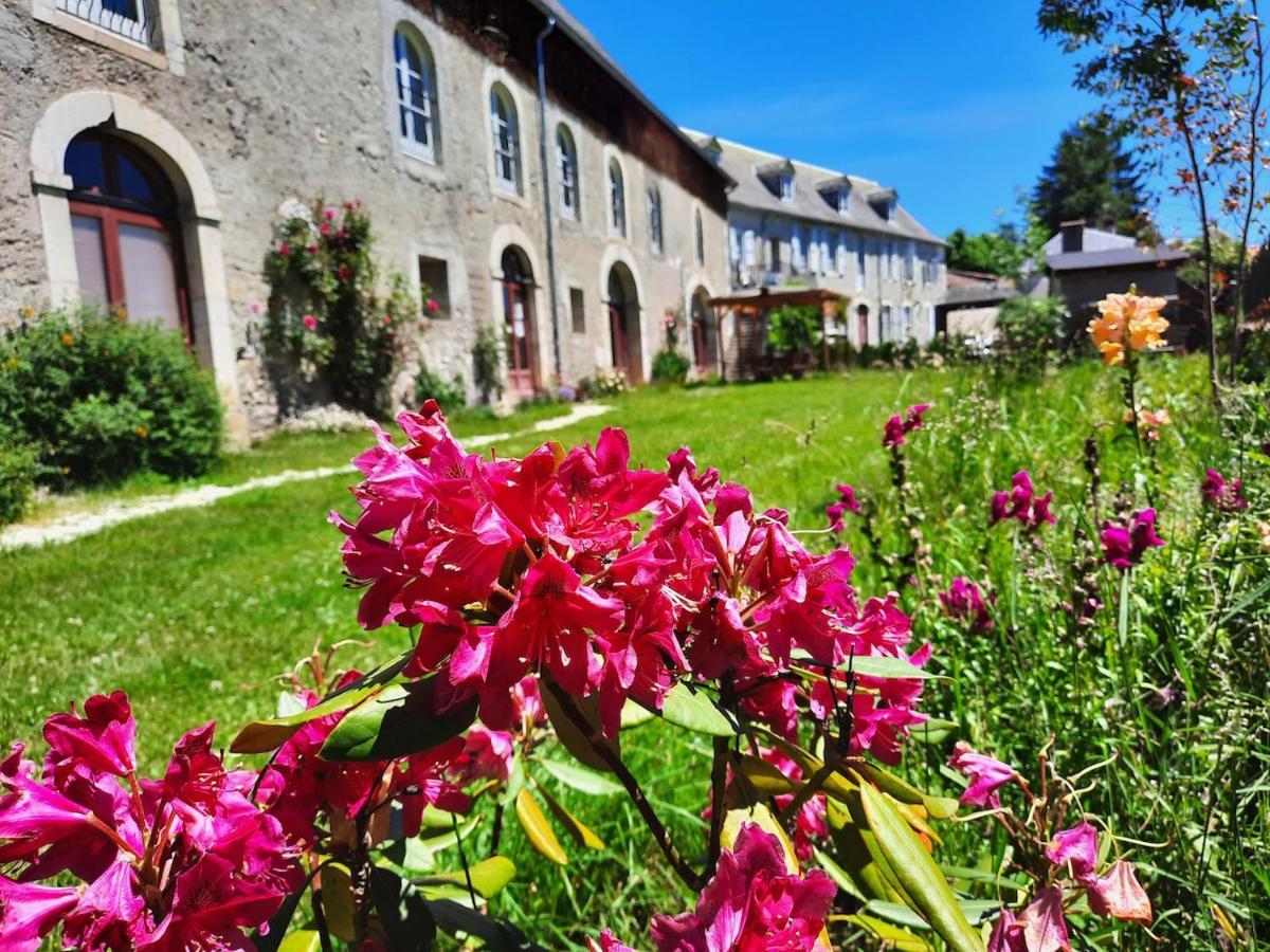 Domaine Lou Castet Bed & Breakfast Tuzaguet Ngoại thất bức ảnh