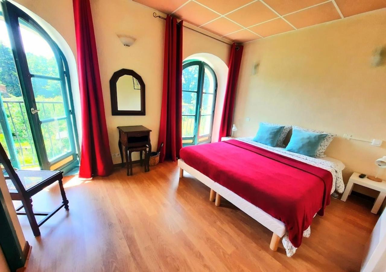 Domaine Lou Castet Bed & Breakfast Tuzaguet Ngoại thất bức ảnh