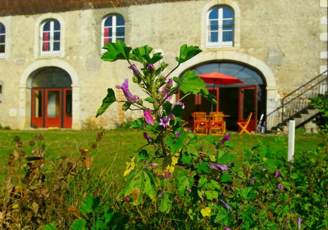 Domaine Lou Castet Bed & Breakfast Tuzaguet Ngoại thất bức ảnh