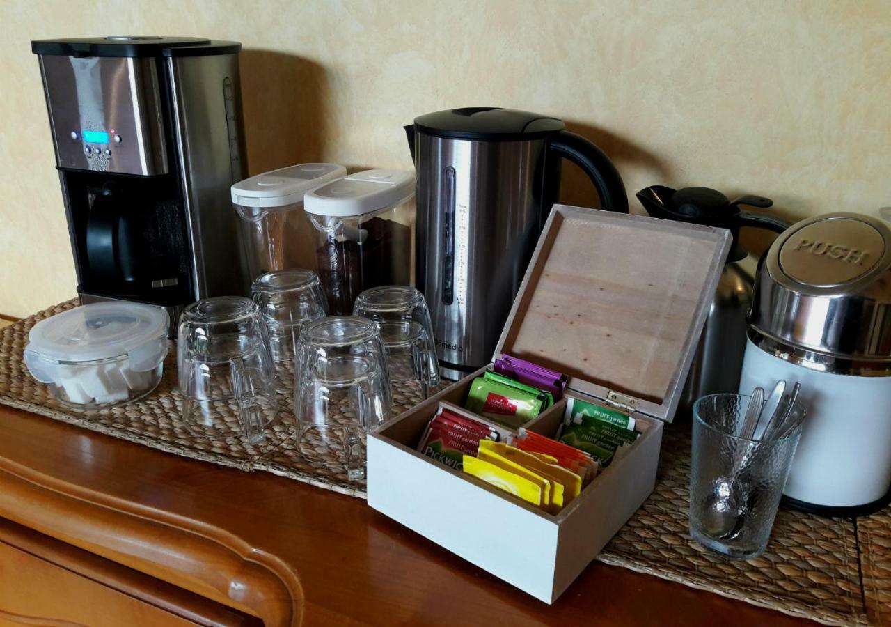 Domaine Lou Castet Bed & Breakfast Tuzaguet Ngoại thất bức ảnh