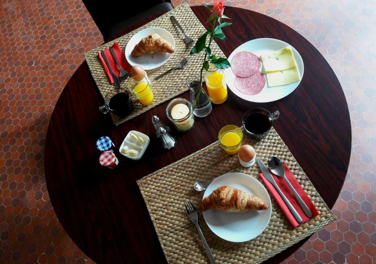 Domaine Lou Castet Bed & Breakfast Tuzaguet Ngoại thất bức ảnh
